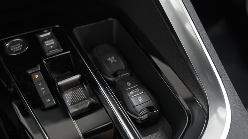 Peugeot 5008 puretech 130 eat8 allure pack business | 7 zitplaatsen | camer