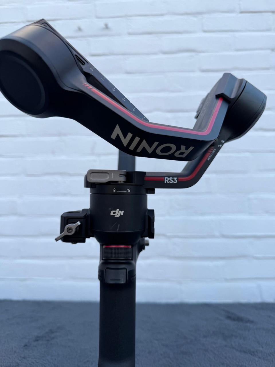 DJI- RS3 Gimbel + SmallRing Sling handgrip + Smallrig Vertical