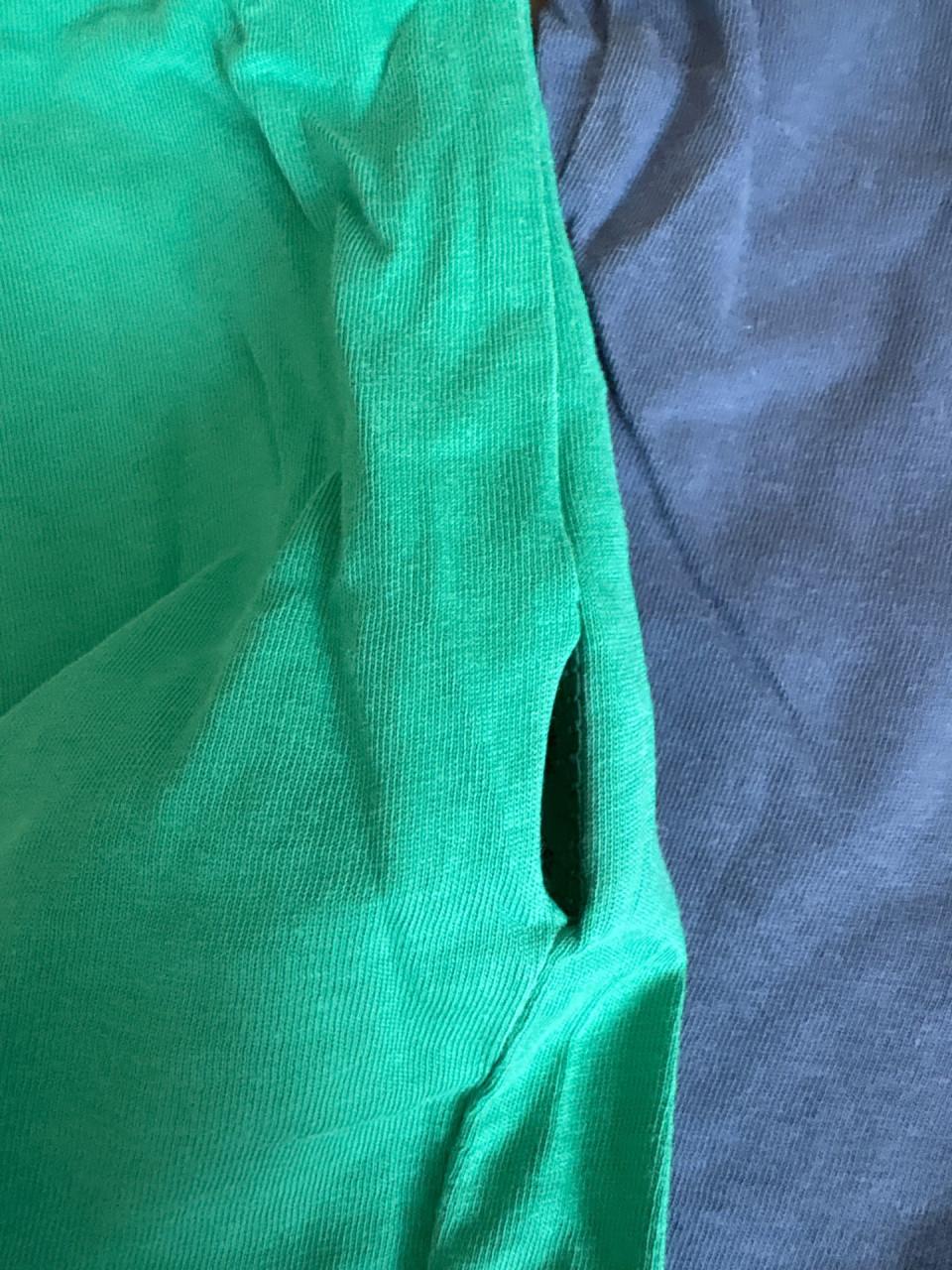 2 Shirtjes van Tommy Hilfiger maat 116.