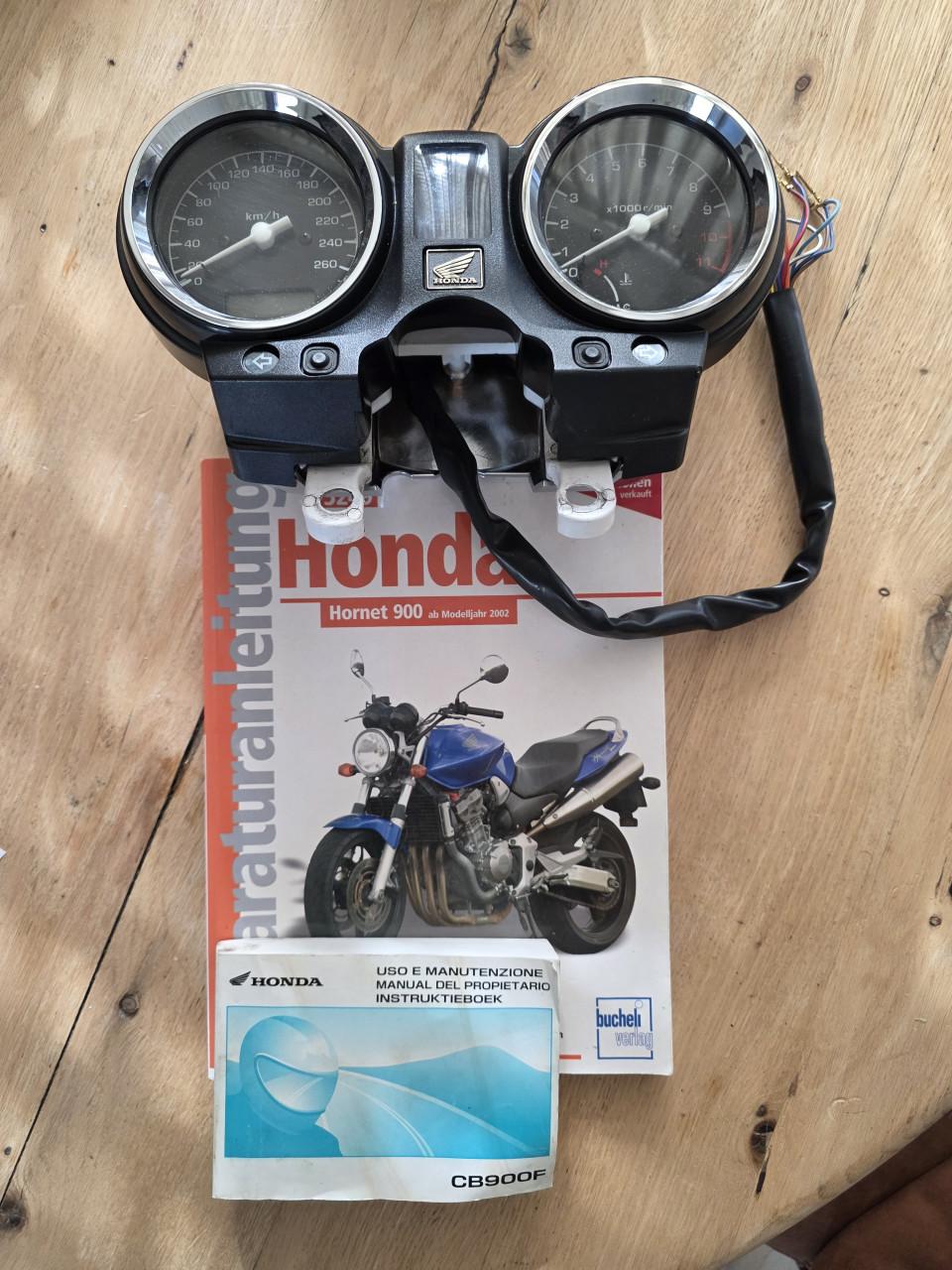 Honda CB900F Hornet