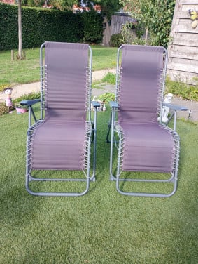 2 tuinstoelen