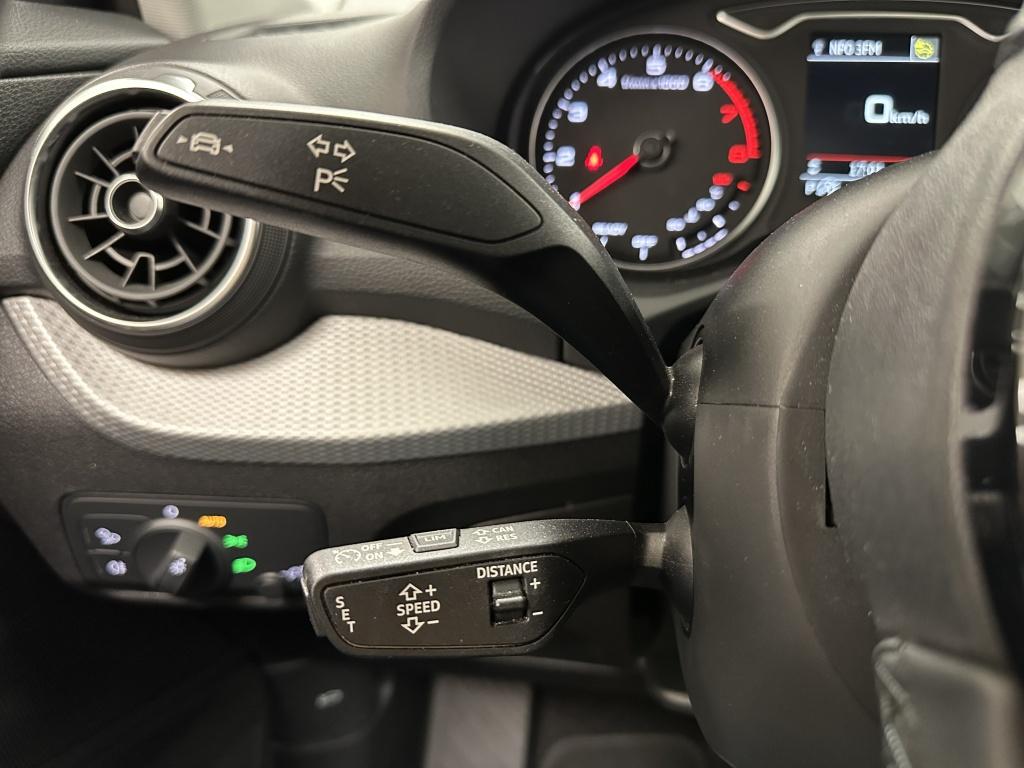 Audi Q2 35 tfsi advanced ed. | arrow gray | camera | led matrix |