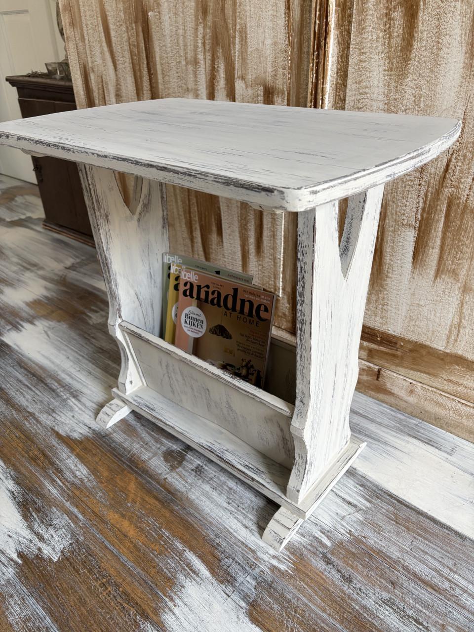 Tijdschrift tafeltje