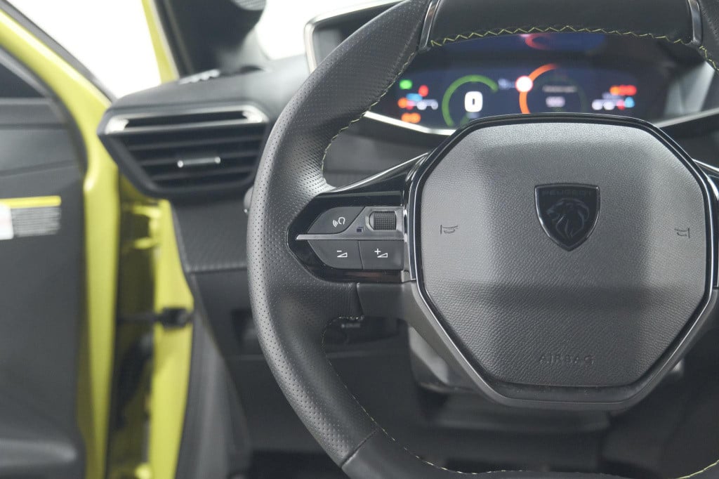 Peugeot 208 puretech 100 gt | camera | apple carplay | parkeersensoren