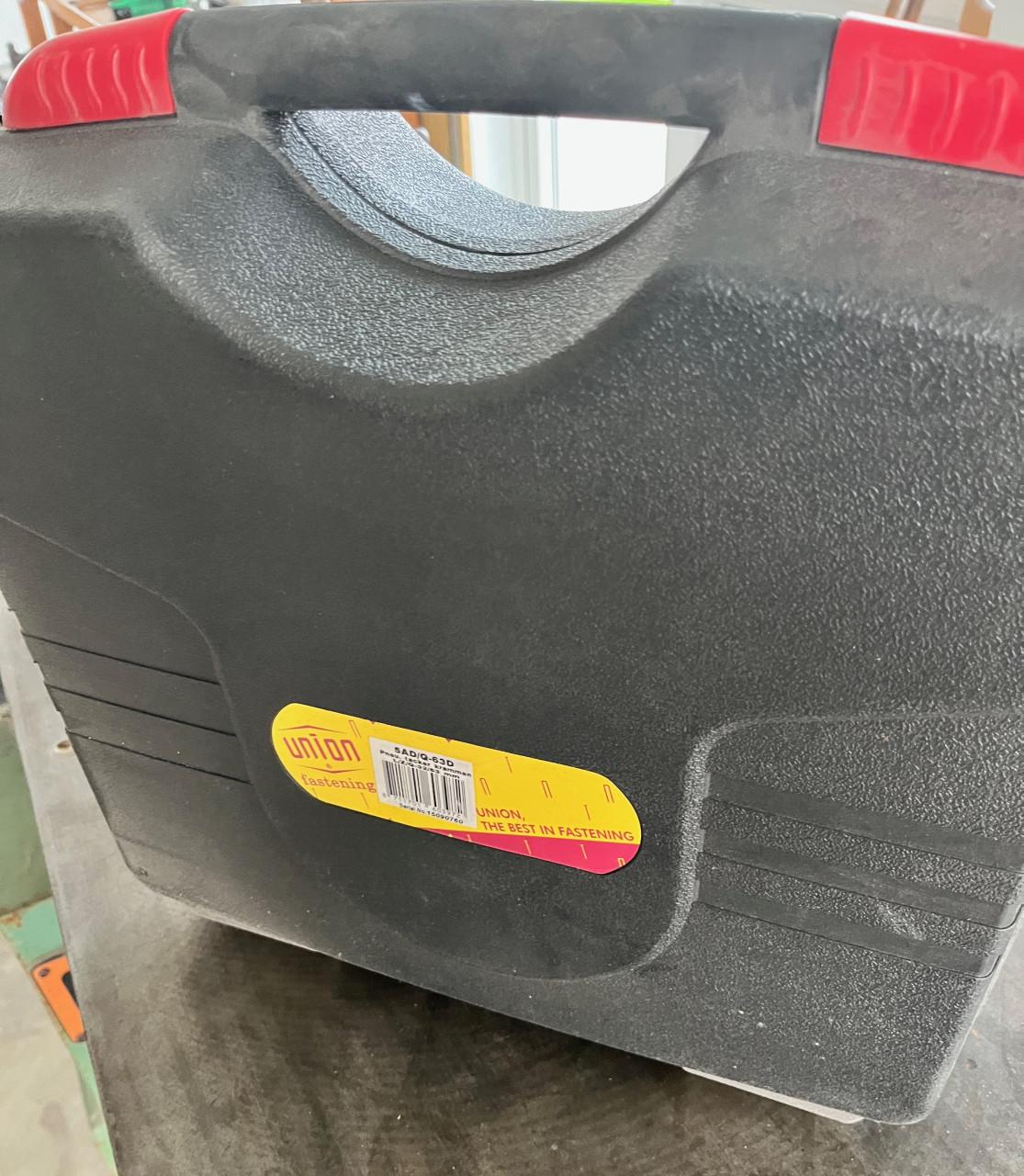 Pneumatiche tacker voor nieten en krammen