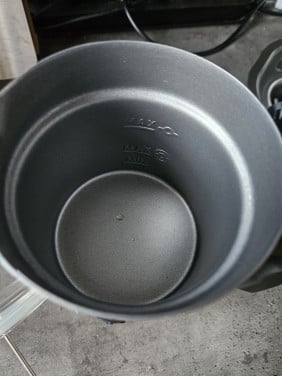 Grote stevige Melkopschuimer van RVS in zeer nette staat....