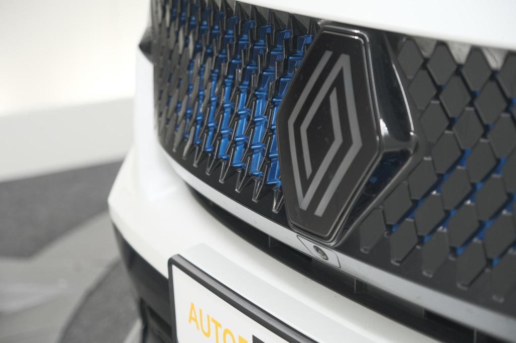 Renault Rafale 1.2 e-tech 4x4 plug-in hybrid 300 esprit alpine | 360 camera