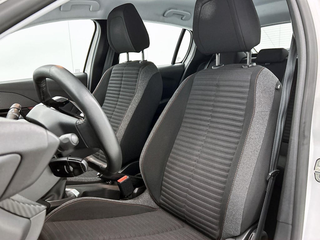 Peugeot 208 1.2 puretech active pack | apple carplay / android auto | cruis