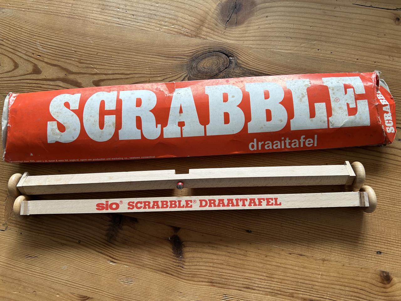 Scrabble draaitafel.