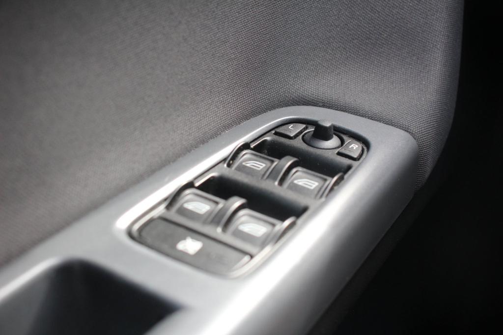 Volvo S40 2.4 edition aut. - 5cil - cruise - xenon - trekhaak - pdc - deale