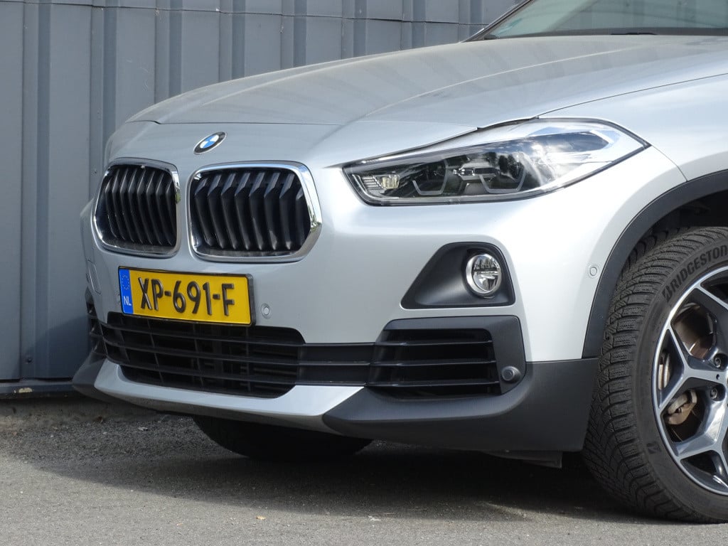 BMW X2 sdrive20i high executive | led | trekhaak | camera | 18"