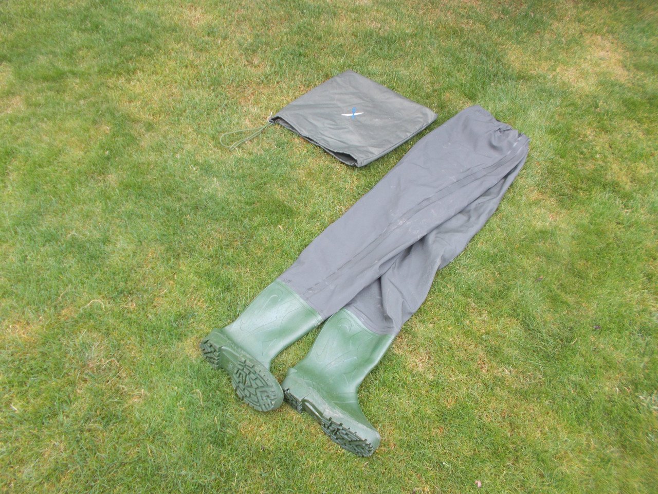 In  nieuwstaat waadpak , schoenmaat 41