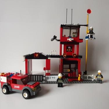 Lego 7240 : Brandweerkazerne met 3 minifiguren.
