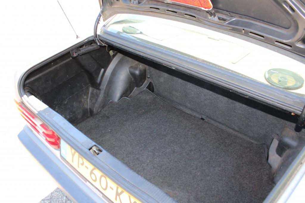 Mercedes-Benz 190 kleine schade r-voor 1.8 e basic