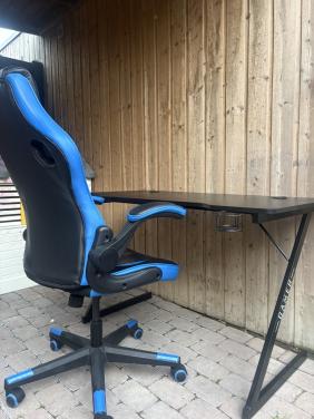 Gamestoel en gamebureau