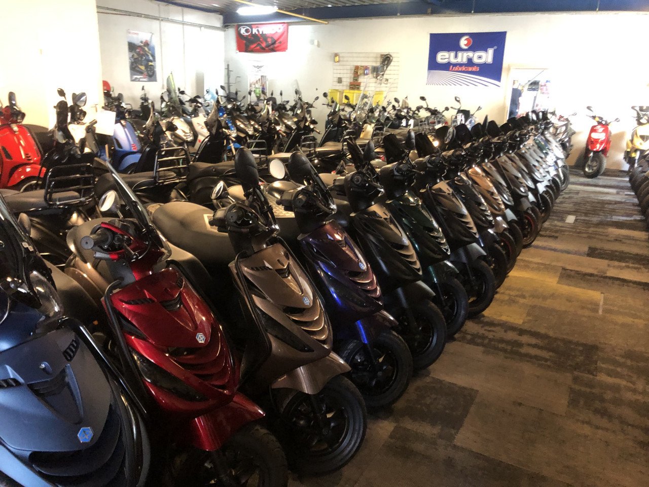 GROOTAANBOD 120X PIAGGIO ZIP VESPA SPRINT AEROX PEUGEOT SPEEDFIGHT KISBEE