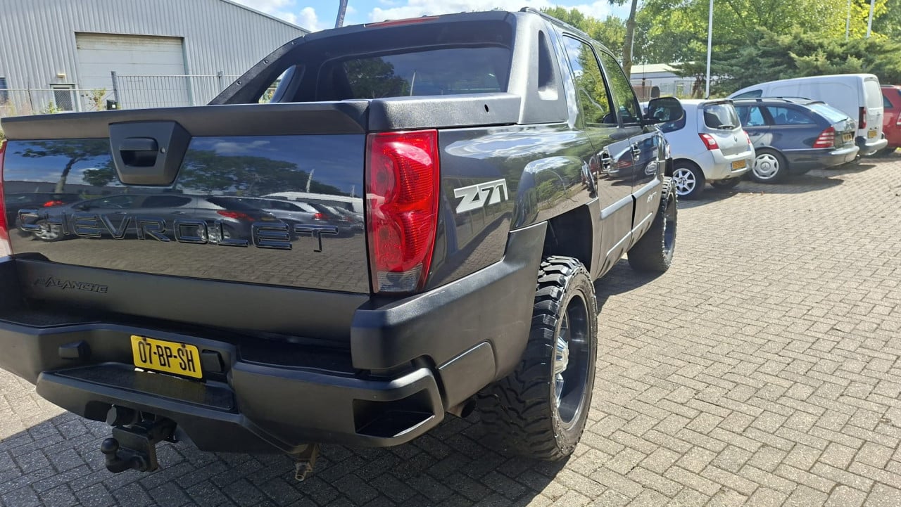 Chevrolet AVALANCHE 5.3 4WD 1500 287PK bj:2004 23 inch Velgen-airco-leer