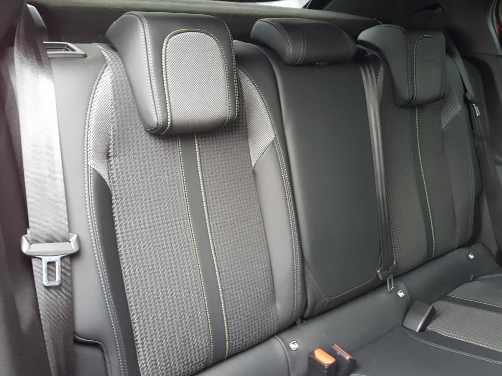 Peugeot 2008 1.2 130pk gt eat8 automaat apple carplay & android auto | trek