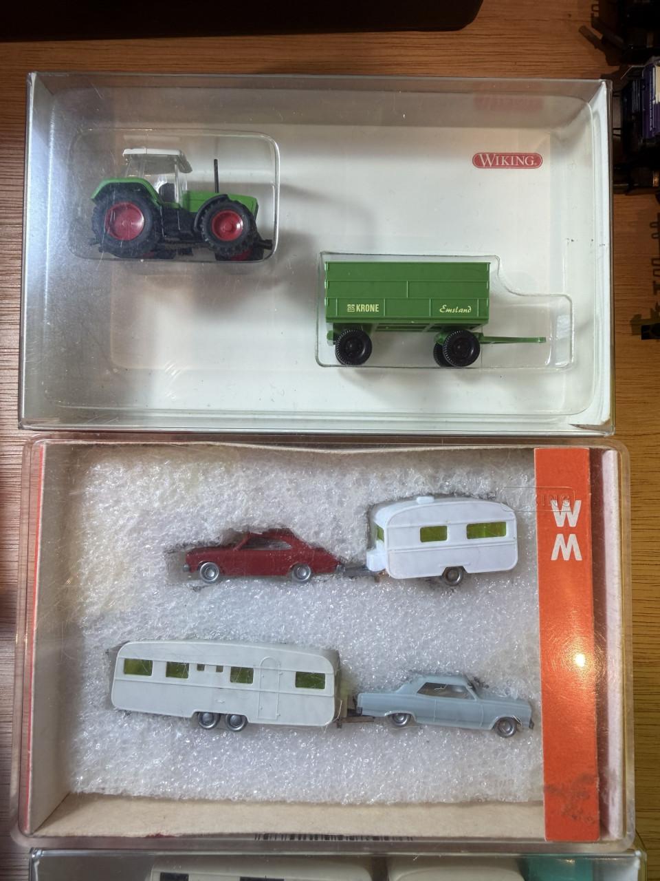 Modeltrein Autootjes, Figuren, Gebouwen en Rails