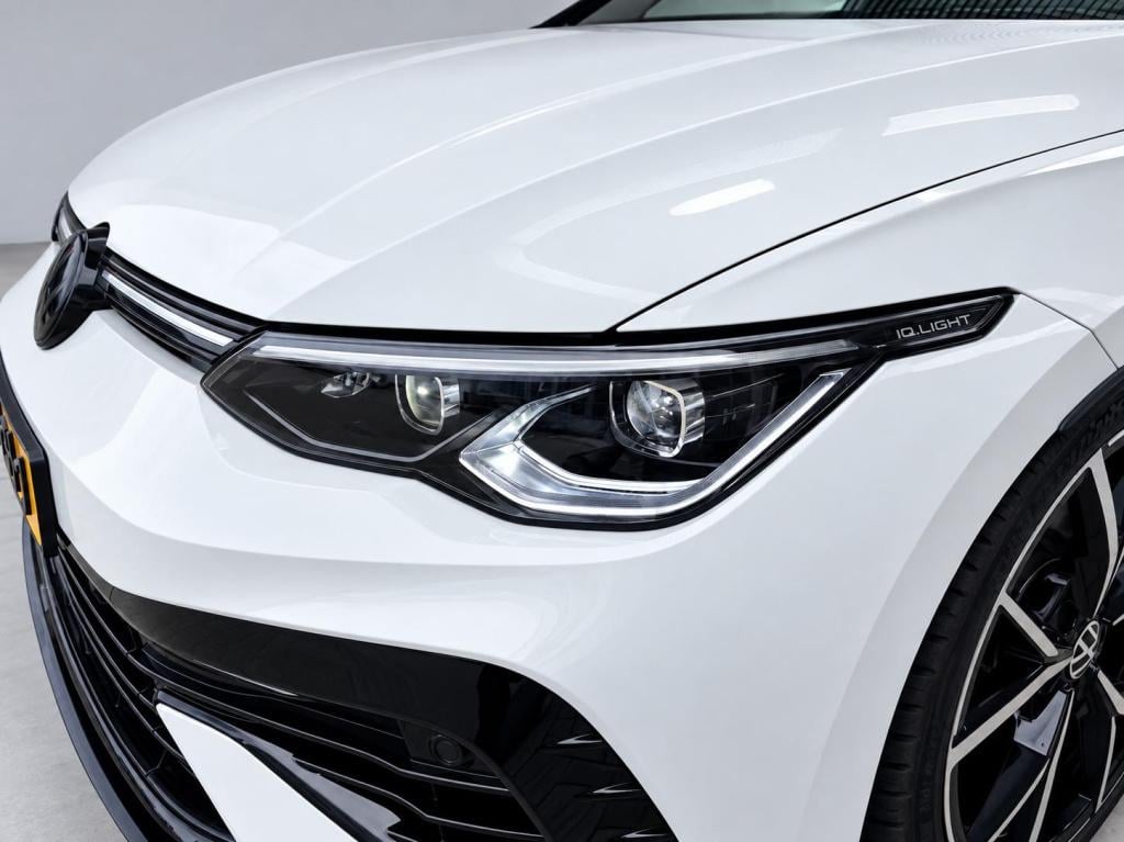 Volkswagen Golf 1.5 etsi r-line business | automaat | panoramadak | 19 inch