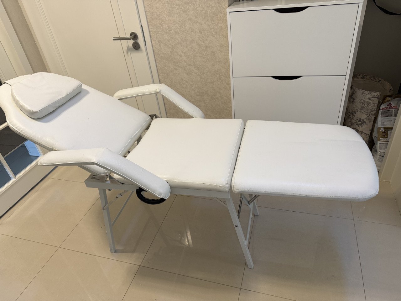 Draagbare en opvouwbare behandeltafel
