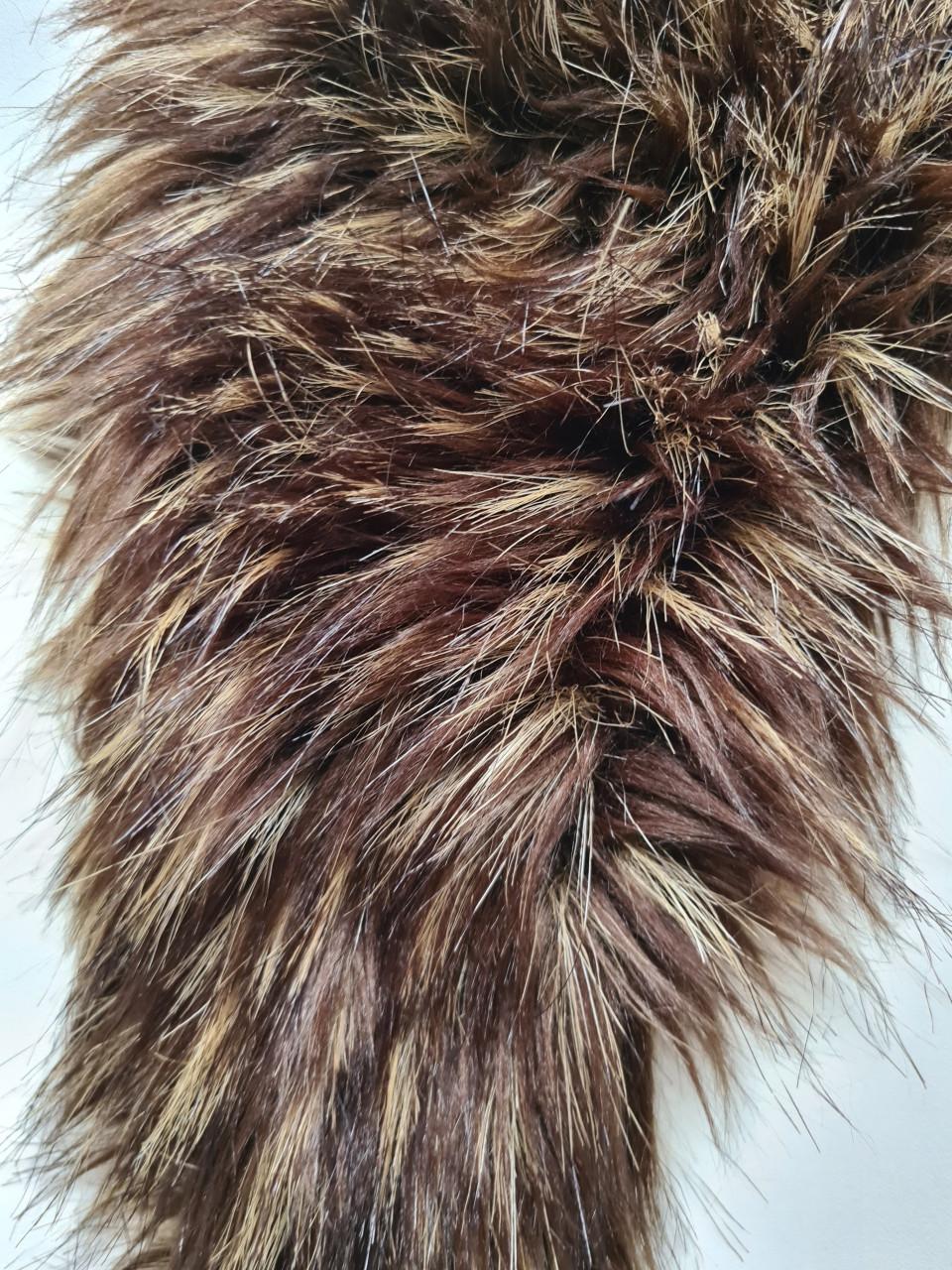 Bruine / zwart gemêleerd, imitatiebont (faux fur) kraag of stola.