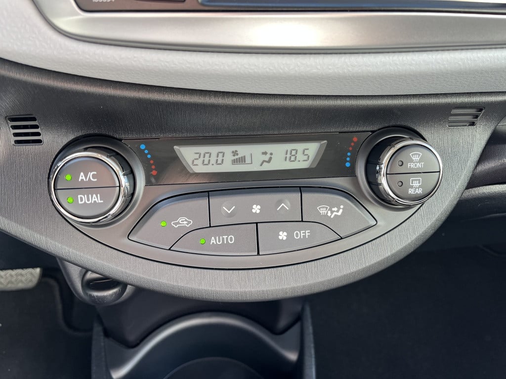 Toyota Yaris | net binnen | lage km-stand 1.5 full hybrid dynamic | camera 