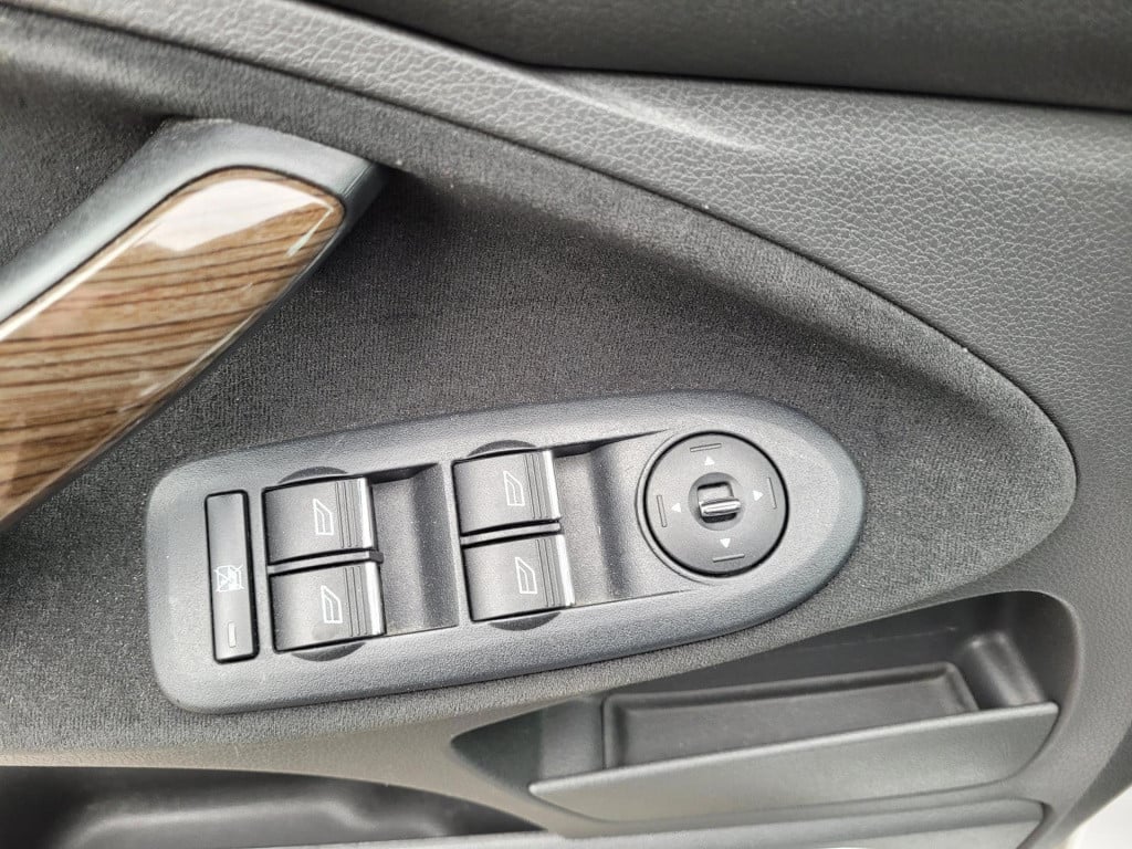 Ford C-max 2.0-16v ghia automaat
