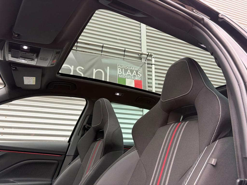 Skoda Kamiq 1.0 tsi monte carlo pano stuurverwarming