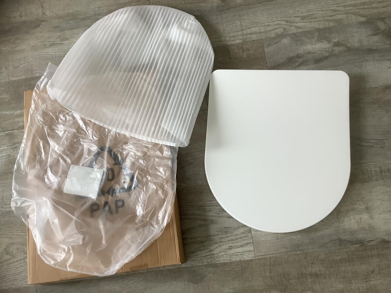 Nieuw in de doos: Soft Close Toiletzitting met deksel - quick release