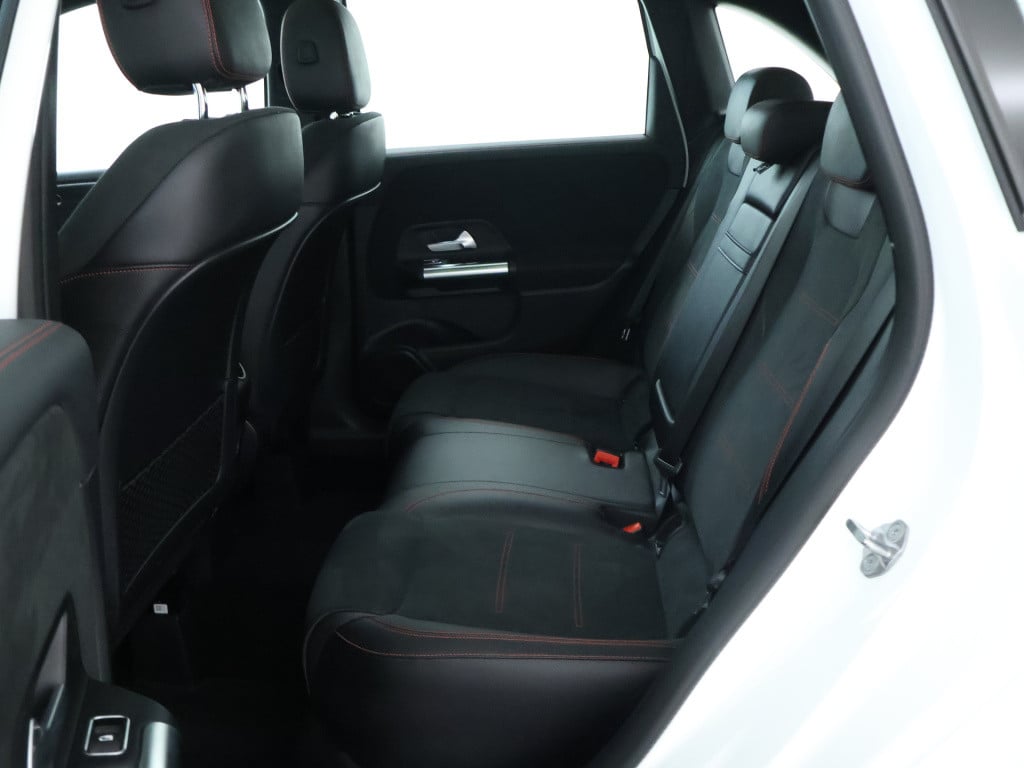 Mercedes-Benz B-Klasse 180 business solution amg | apple carplay/android au
