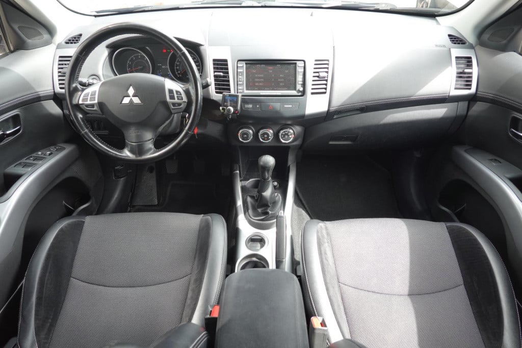 Mitsubishi Outlander 2.0 intro edition