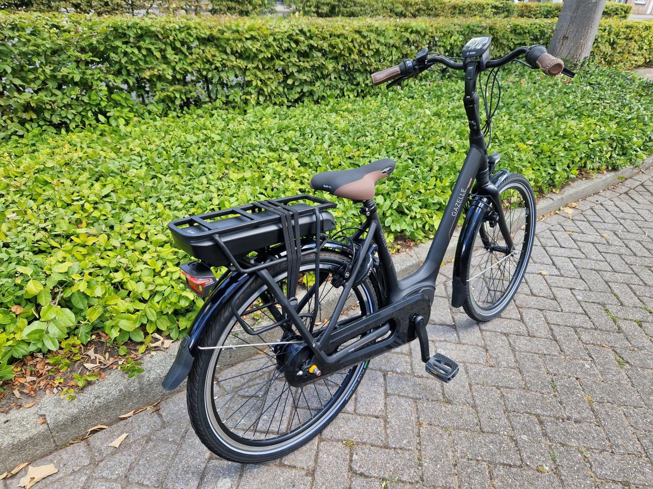 Zo goed als nieuwe Gazelle mini fiets met Bosch middenmotor