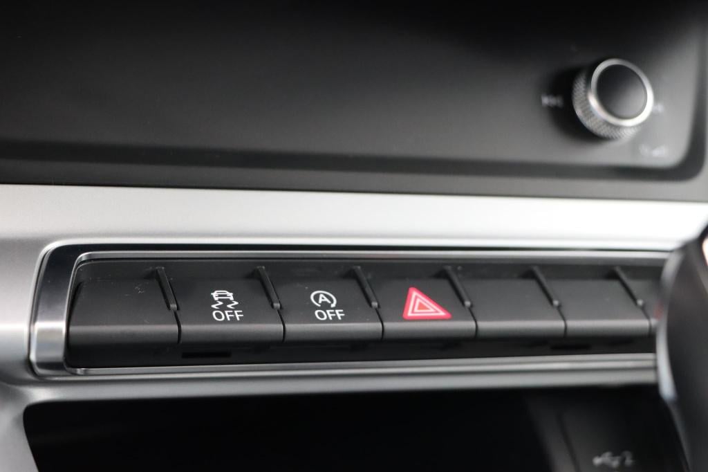 Audi Q3 35 tfsi pro line business