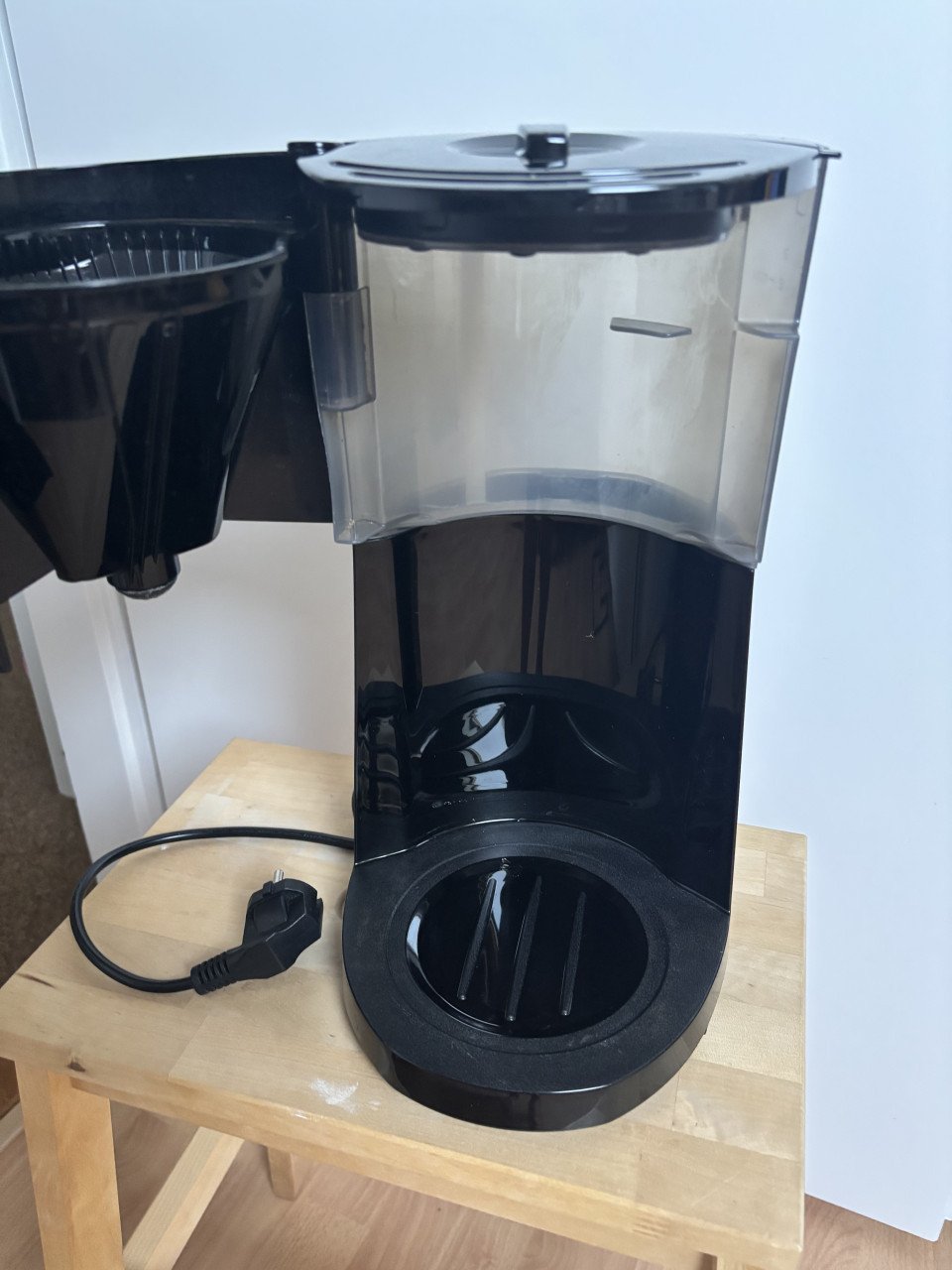 Melitta filter koffiezetapparaat zwart met thermoskan.