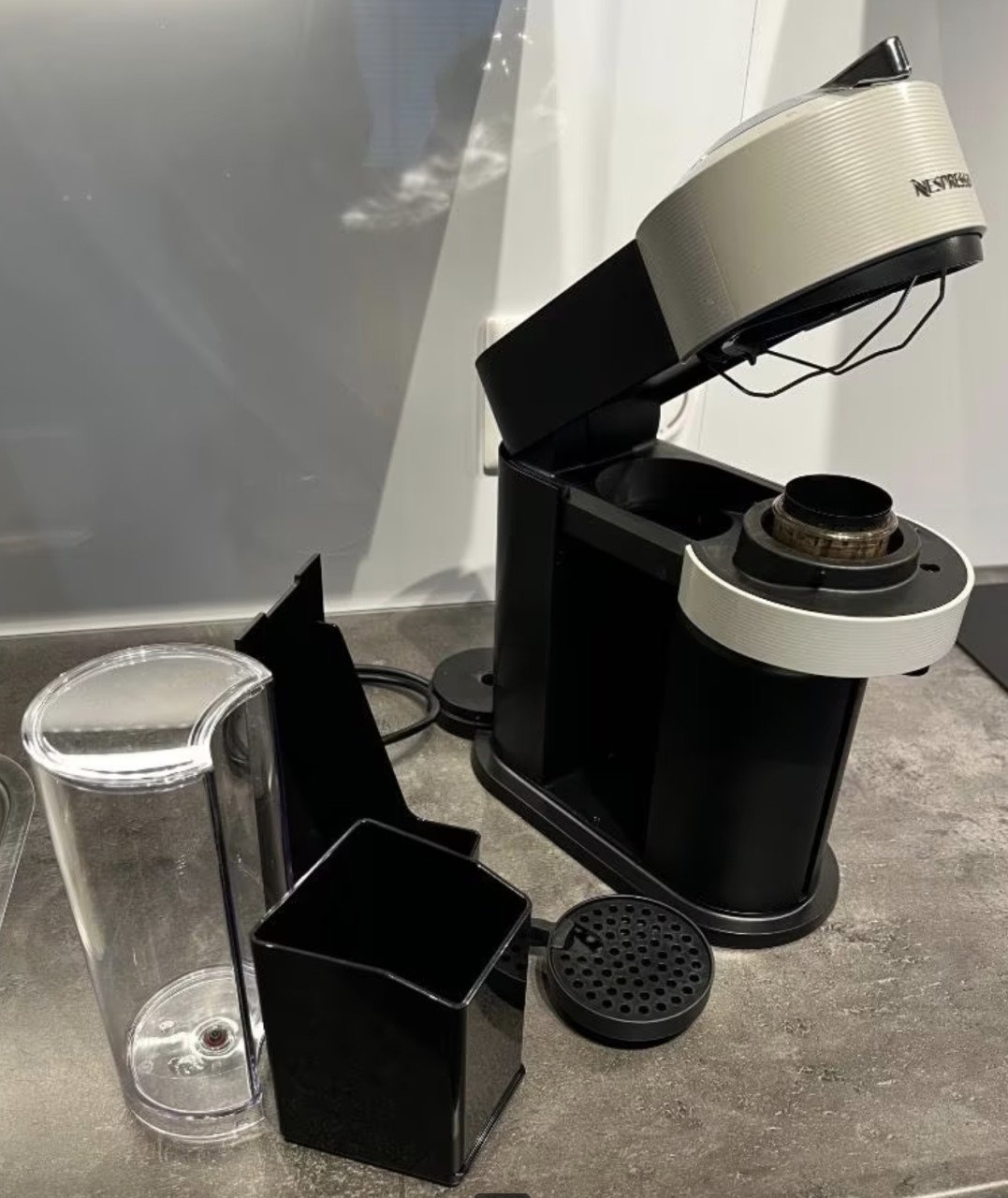 Nespresso Vertuo Next incl. capsulebox