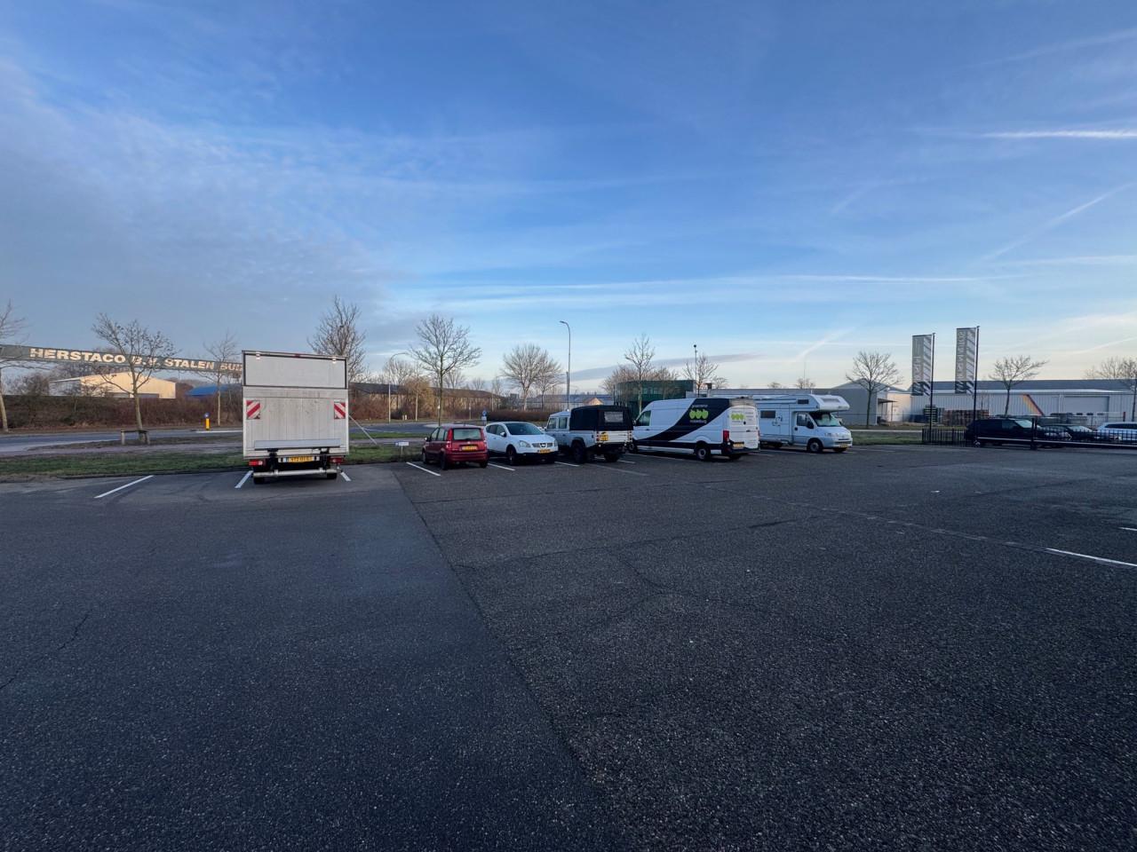 Bedrijfsunit met laaddocks – geconditioneerd – ca. 868 m² – Middelburg