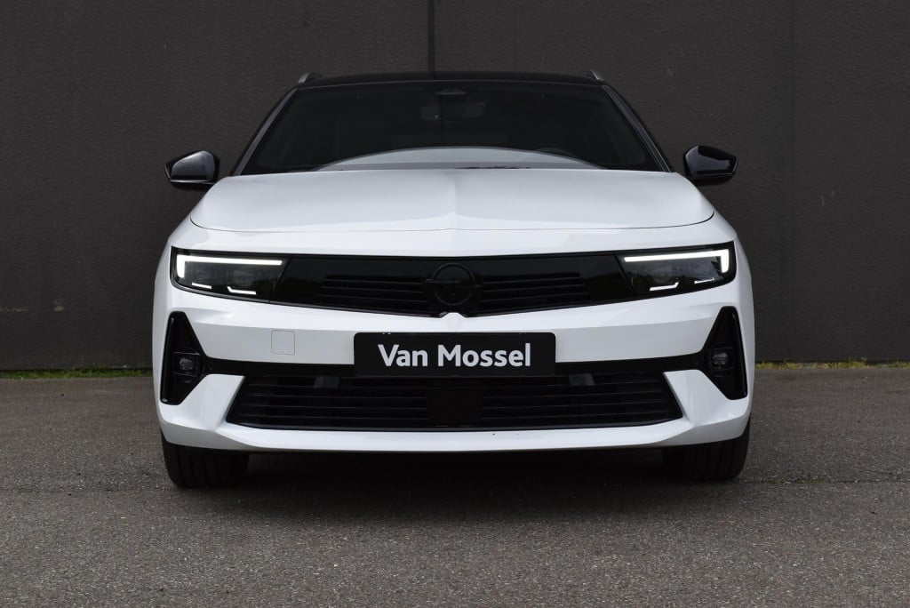 Opel Astra sports tourer 1.2 gs line automaat || € 8000,- van mossel voorra
