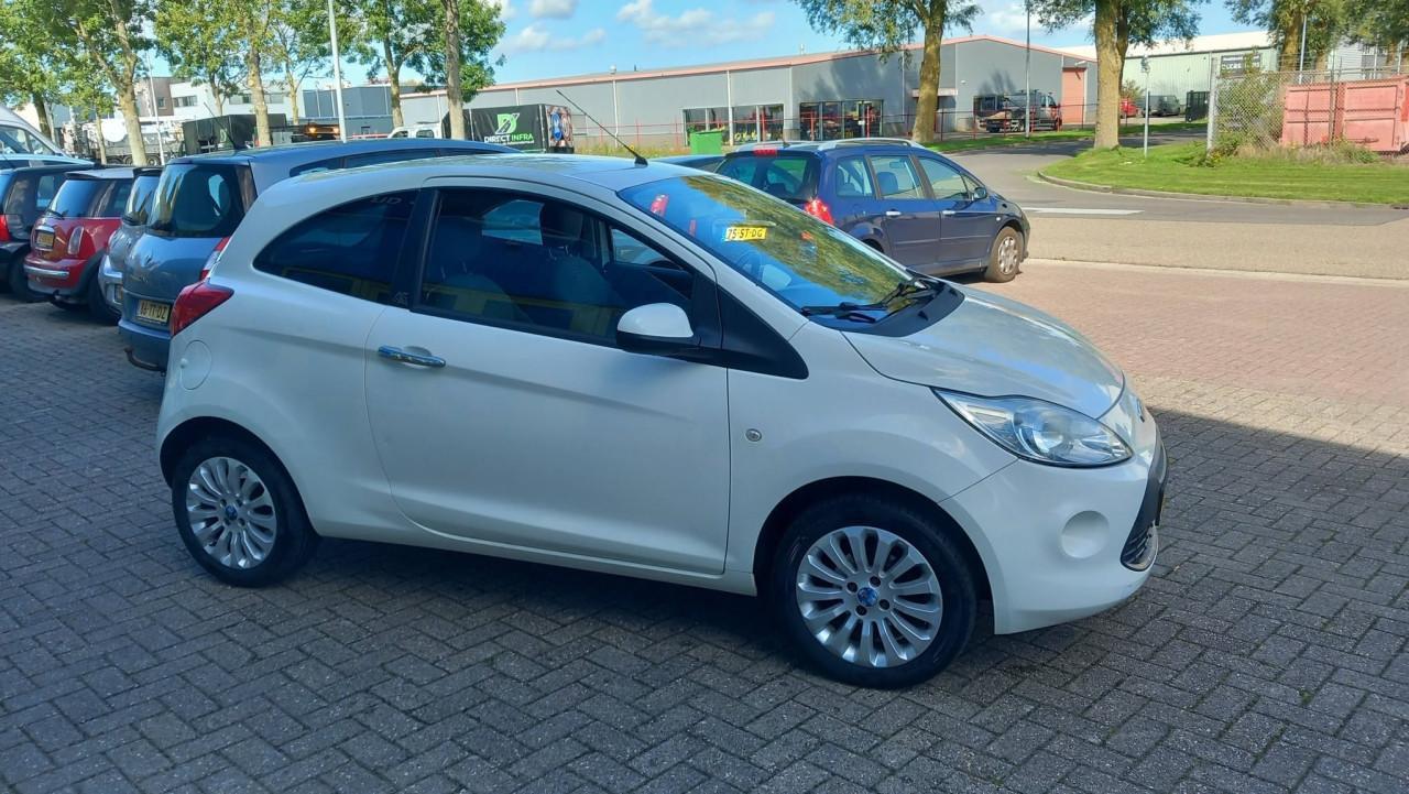 Ford Ka 1.2 Titanium X start/stop bj:2012 airco lm-velgen apk 2027 !!