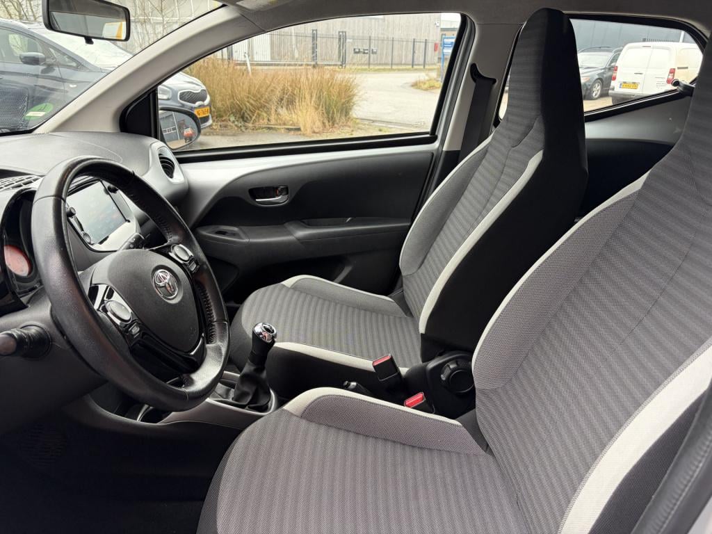 Toyota Aygo 1.0 vvt-i x-play