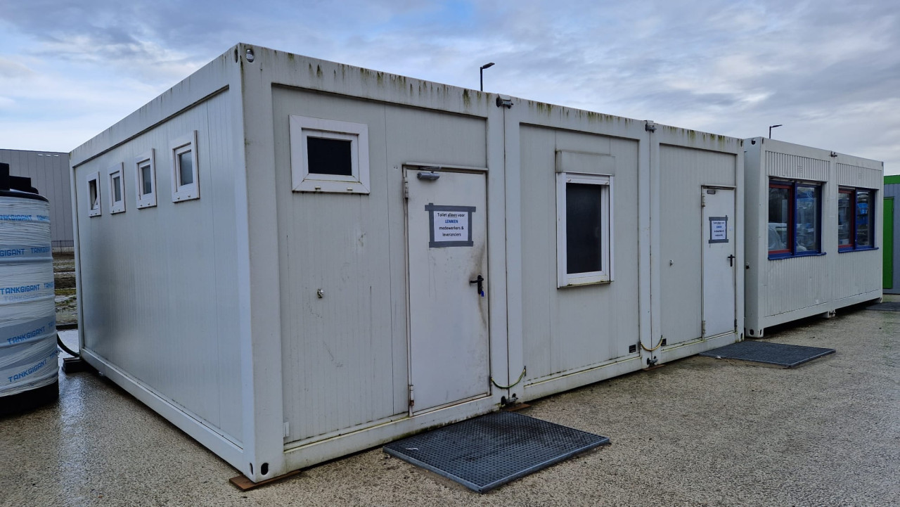 Verkleedruimte / sanitairunit / toiletunit / kantoorunit