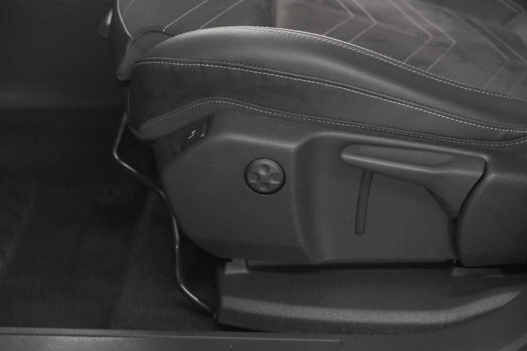 Opel Grandland turbo 130 at8 ultimate | camera | adaptieve cruise control |