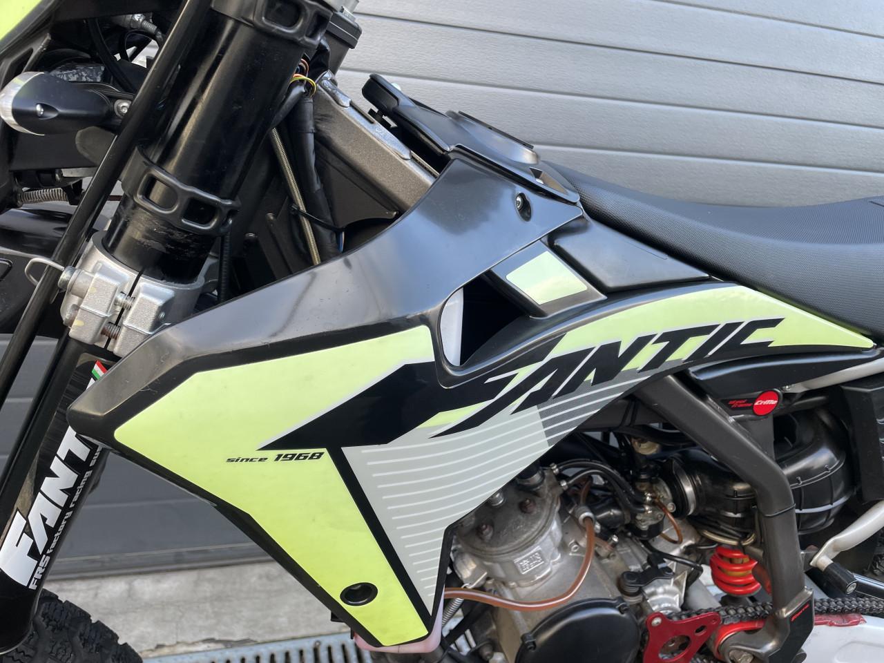 FANTIC 50CC SCHAKELBROMMER