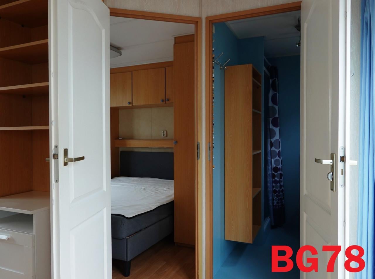 Prima chalet met 3 slk, dubbel glas, CV en middenkamer te koop