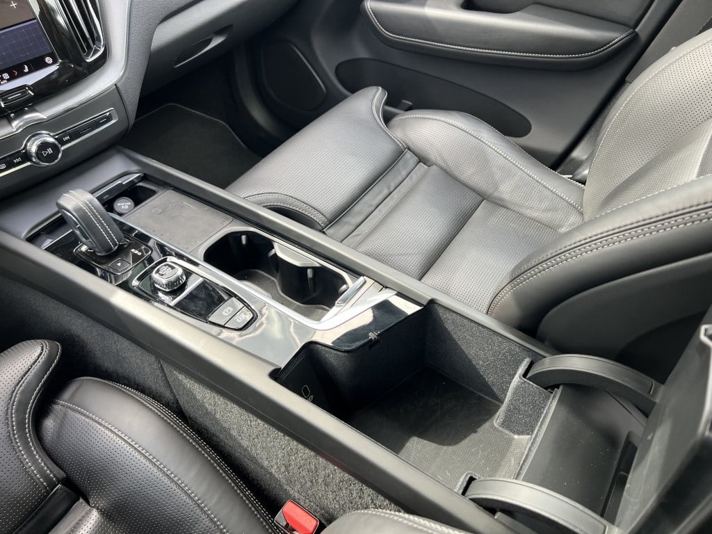 Volvo XC60 t8 455pk recharge ultra dark r-design| full options !