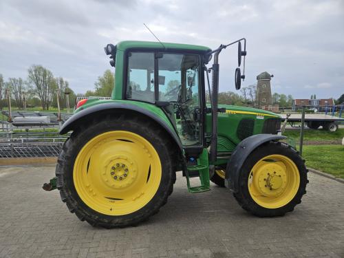 John Deere 6320