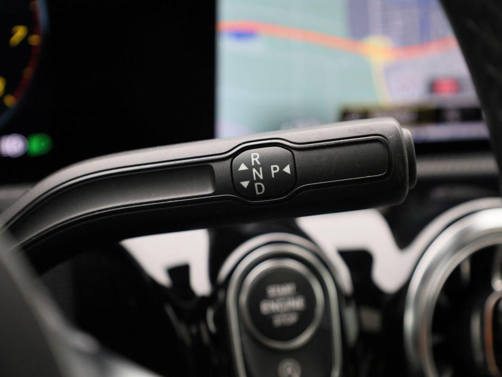Mercedes-Benz A-Klasse 250 premium | automaat | panorama dak | virtual cock
