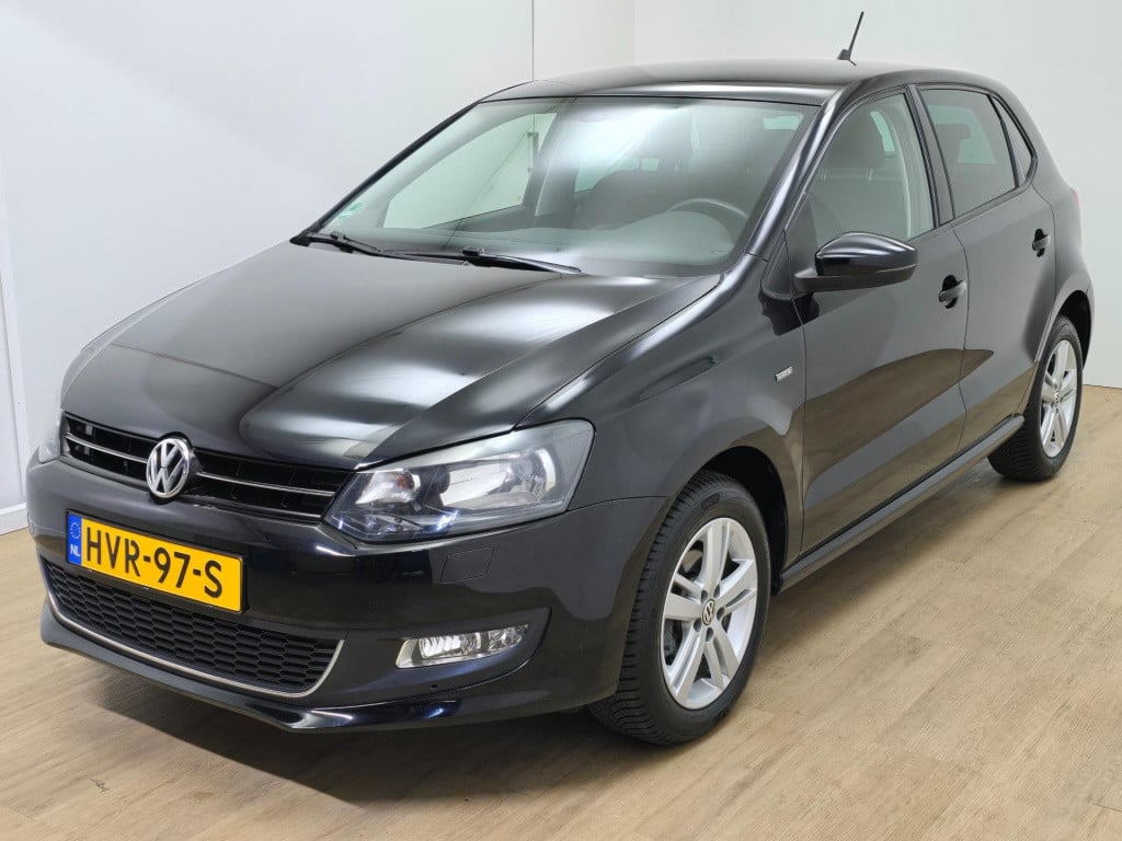 Volkswagen Polo occasion 1.2 tsi in zwart met cruisecontrol en sportieve lo