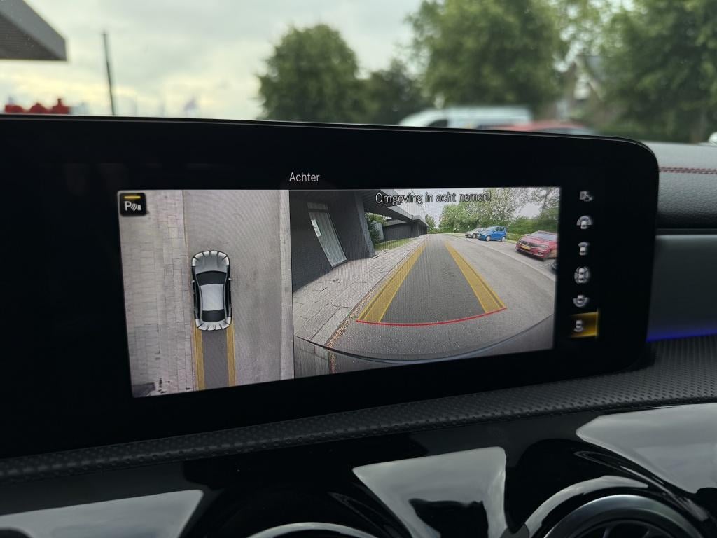Mercedes-Benz Cla 250e - amg pakket - ambilight - pano -