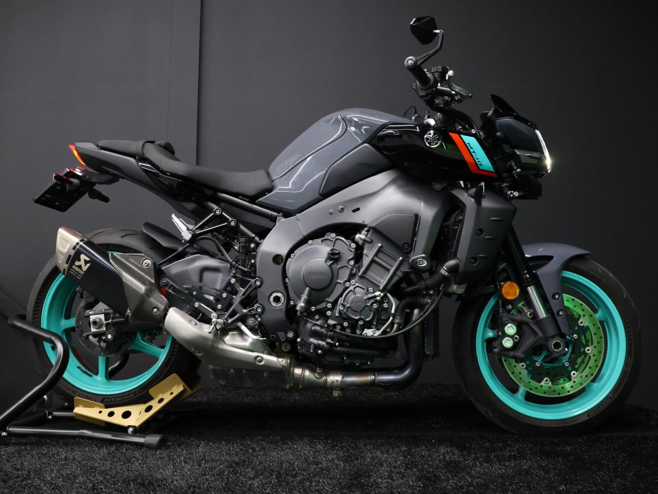 MT 10 ABS | Akrapovic